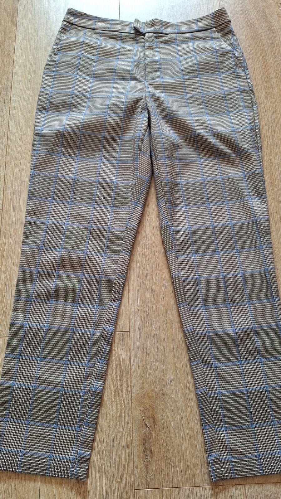 Prachtige geruite broek van NA-KD mt 38!, Kleding | Dames, Maat 38/40 (M), NA-KD, Bruin, Ophalen of Verzenden