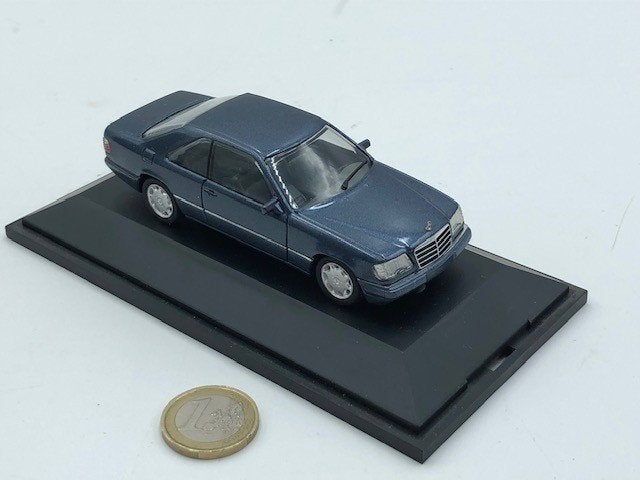 Mercedes E 320 Coupe Dealerverpakking, Herpa, Hobby en Vrije tijd, Ophalen of Verzenden, Zo goed als nieuw, Auto, Overige merken