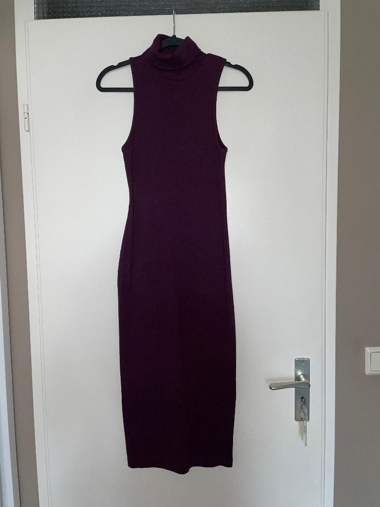 zara dames aubergine paarse halter rib jurk dress mt M, Kleding | Dames, Maat 38/40 (M), Zara, Paars, Ophalen of Verzenden
