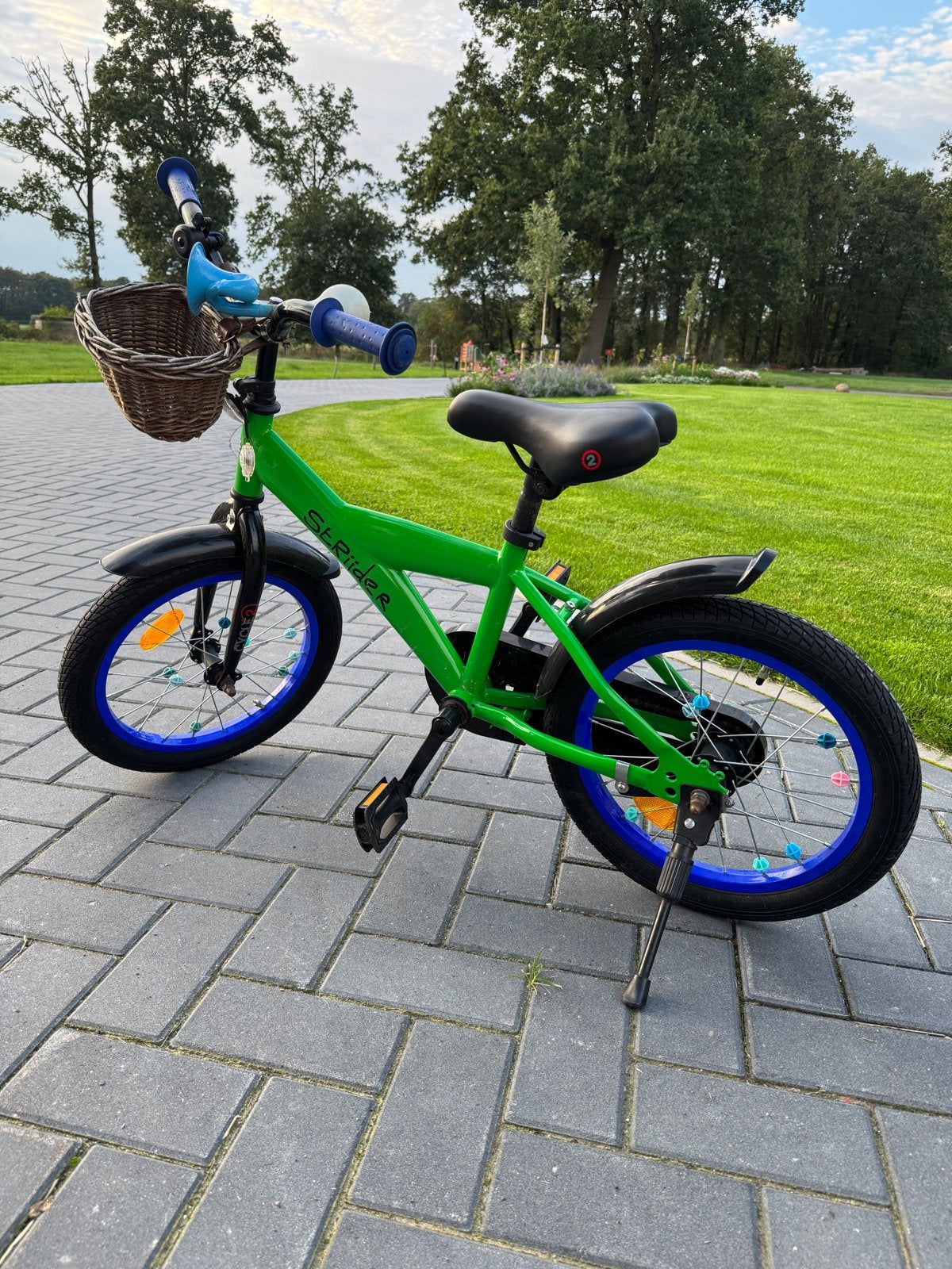 2Cycle Strijder 16 inch kinderfiets - Groen blauw, Ophalen, Zo goed als nieuw, Terugtraprem, 16 tot 20 inch