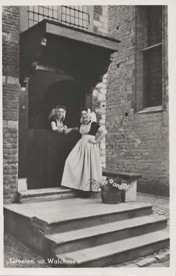 Zeeland Walcheren twee meisjes in klederdracht, Verzenden, 1940 tot 1960, Ongelopen, Zeeland