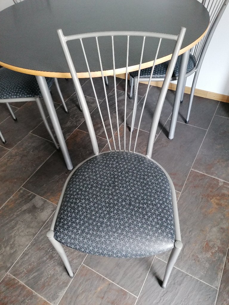 4 (keuken) stoelen, Ophalen, Gebruikt, Grijs, Vier