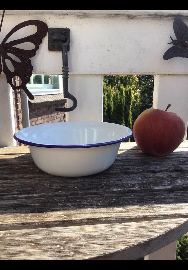 Wit emaille bakje / schaaltje met blauwe rand. Diameter 16cm, Antiek en Kunst, Curiosa en Brocante, Ophalen of Verzenden