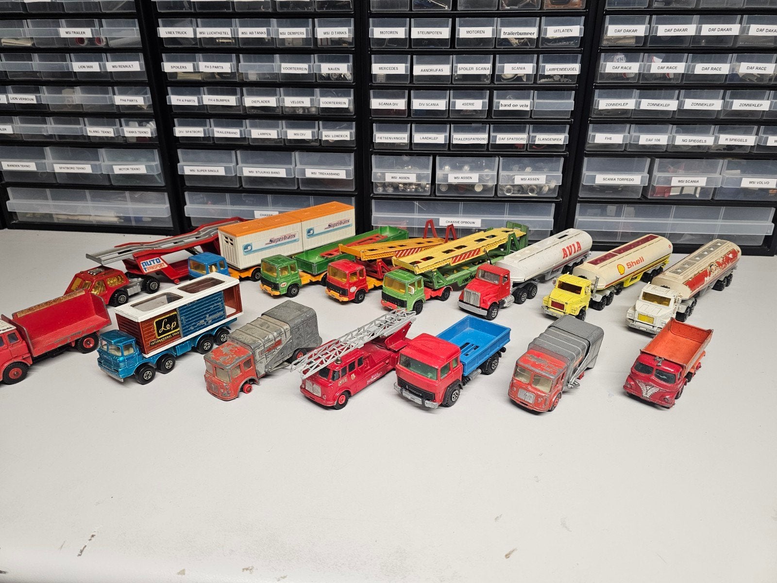 oude vrachtwagens majorette , matchbox ,dinky lesney., Ophalen, Gebruikt
