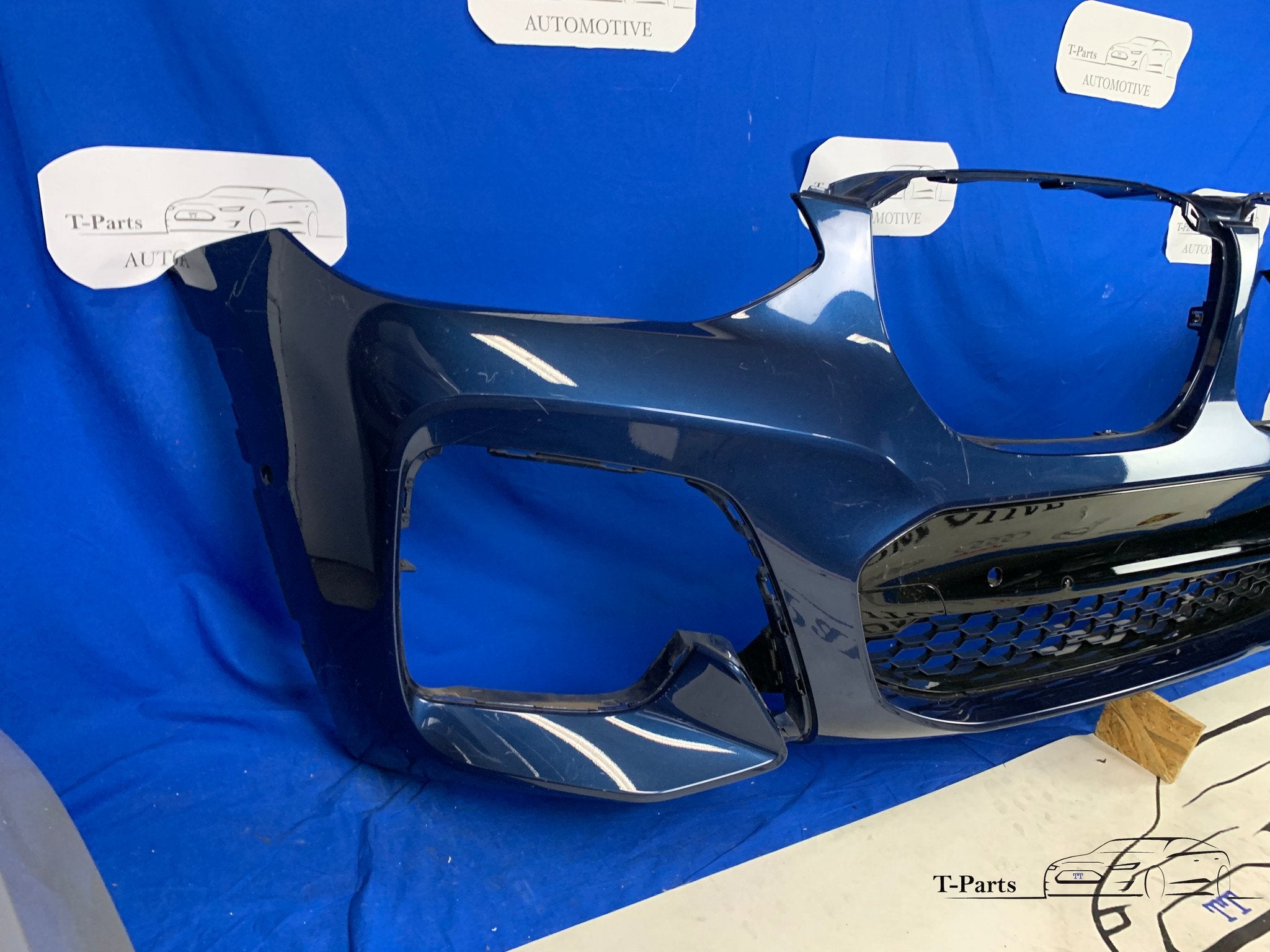 Bmw x3 m pakket voorbumper origineel bumper m-pakket, Petuelring 130
80788  Munich, DE, Gebruikt, Voor, Info@bmw.de