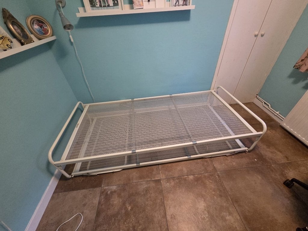 metalen bed met onderbed 90x 200 cm (zonder matrassen, €0), Huis en Inrichting, Slaapkamer | Bedden, Ophalen, Gebruikt, 90 cm