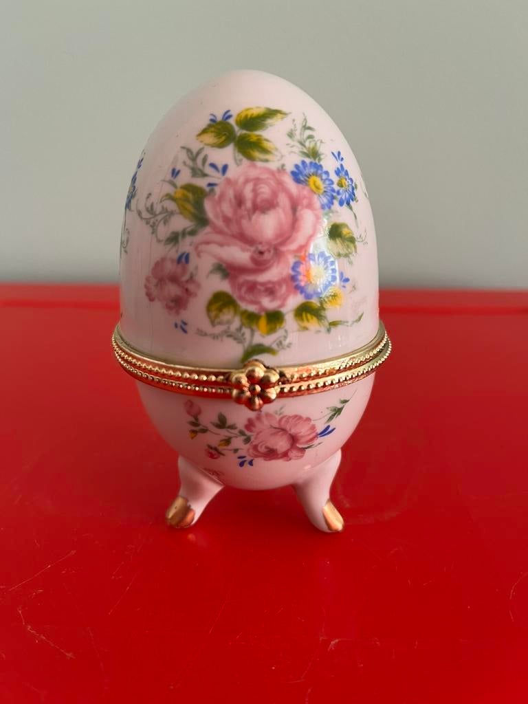 SIEREI. —  JUWELENDOOS. —  FABERGÉ STYLE., Ophalen of Verzenden