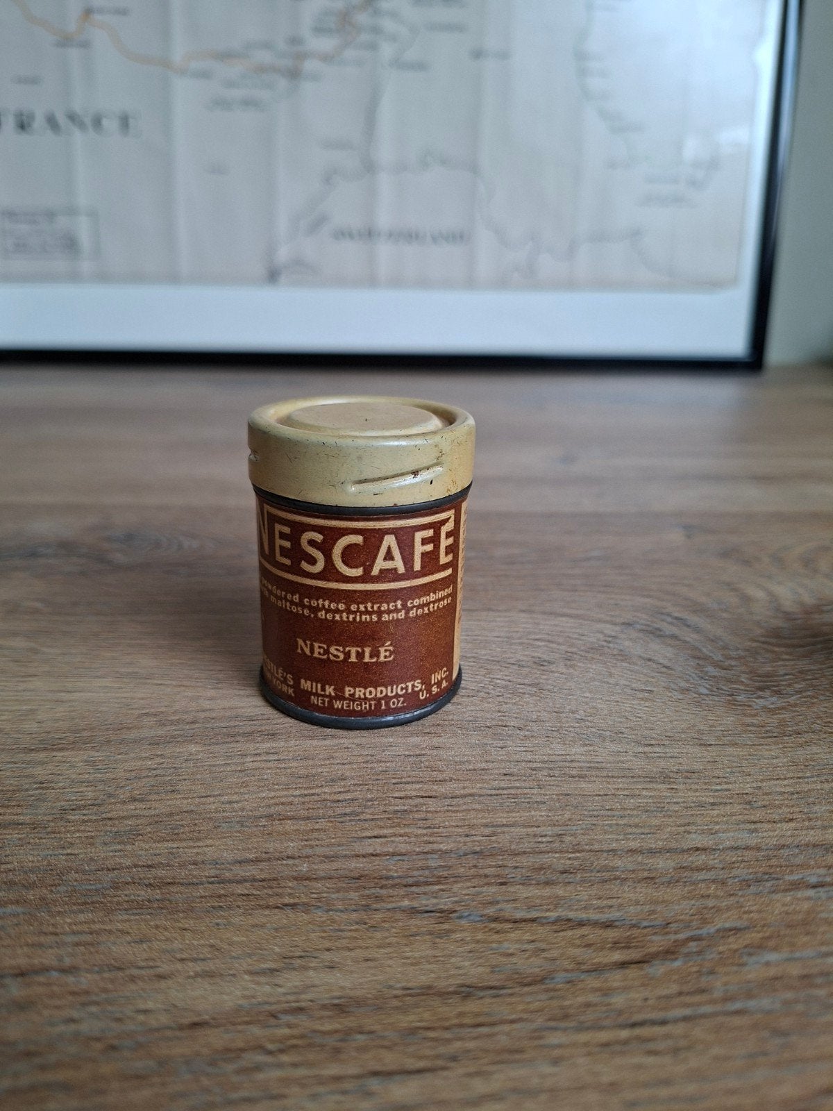 WW2 US small Nescafé coffee tin, Verzamelen, Ophalen of Verzenden, Amerika, Embleem of Badge