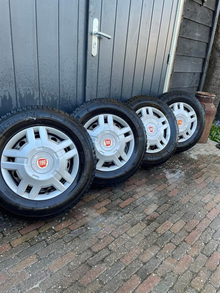 4 Michelin zomerbanden op Fiat velgen – 215/70 R15 CP, Auto-onderdelen, Banden en Velgen, Ophalen, 15 inch, Banden en Velgen, Winterbanden