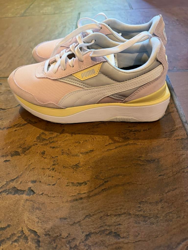 Puma Sneakers Roze/Geel - Maat 37 nieuwstaat, Verzenden, Zo goed als nieuw, Roze, Sneakers of Gympen