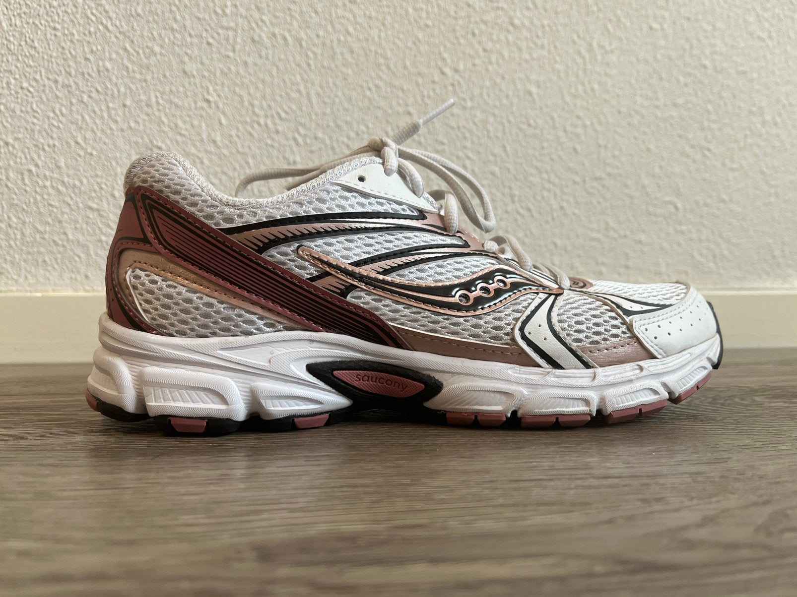 Saucony ride millenium schoenen maat 40 wit / roze, Kleding | Dames, Wit, Ophalen of Verzenden, Sneakers of Gympen, Gedragen