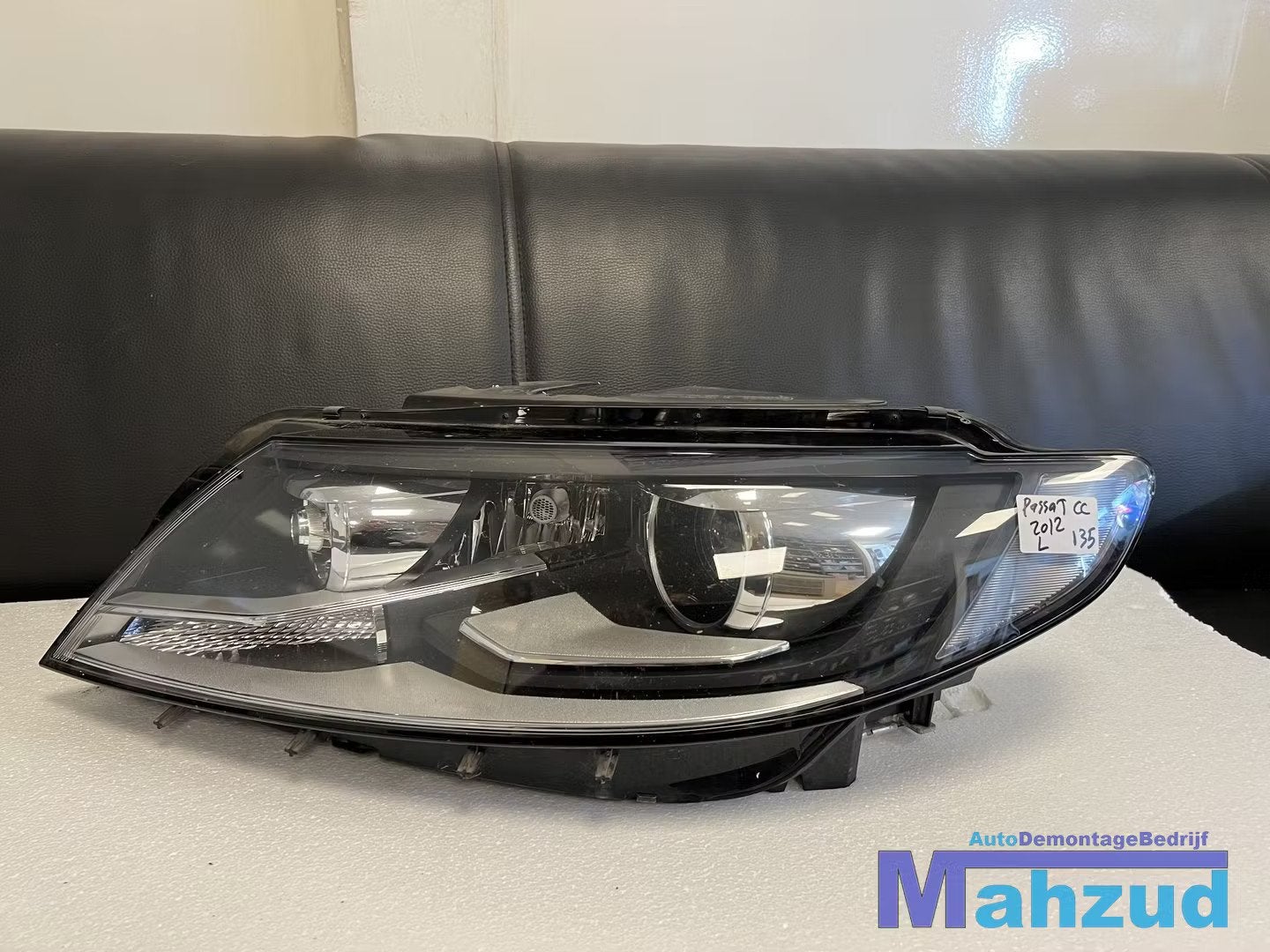 VW PASSAT CC B7 Links koplamp in onderdelen 2011-2016, Gebruikt, Volkswagen, Volkswagen AG, Berliner Ring 2
38440  Wolfsburg, DE