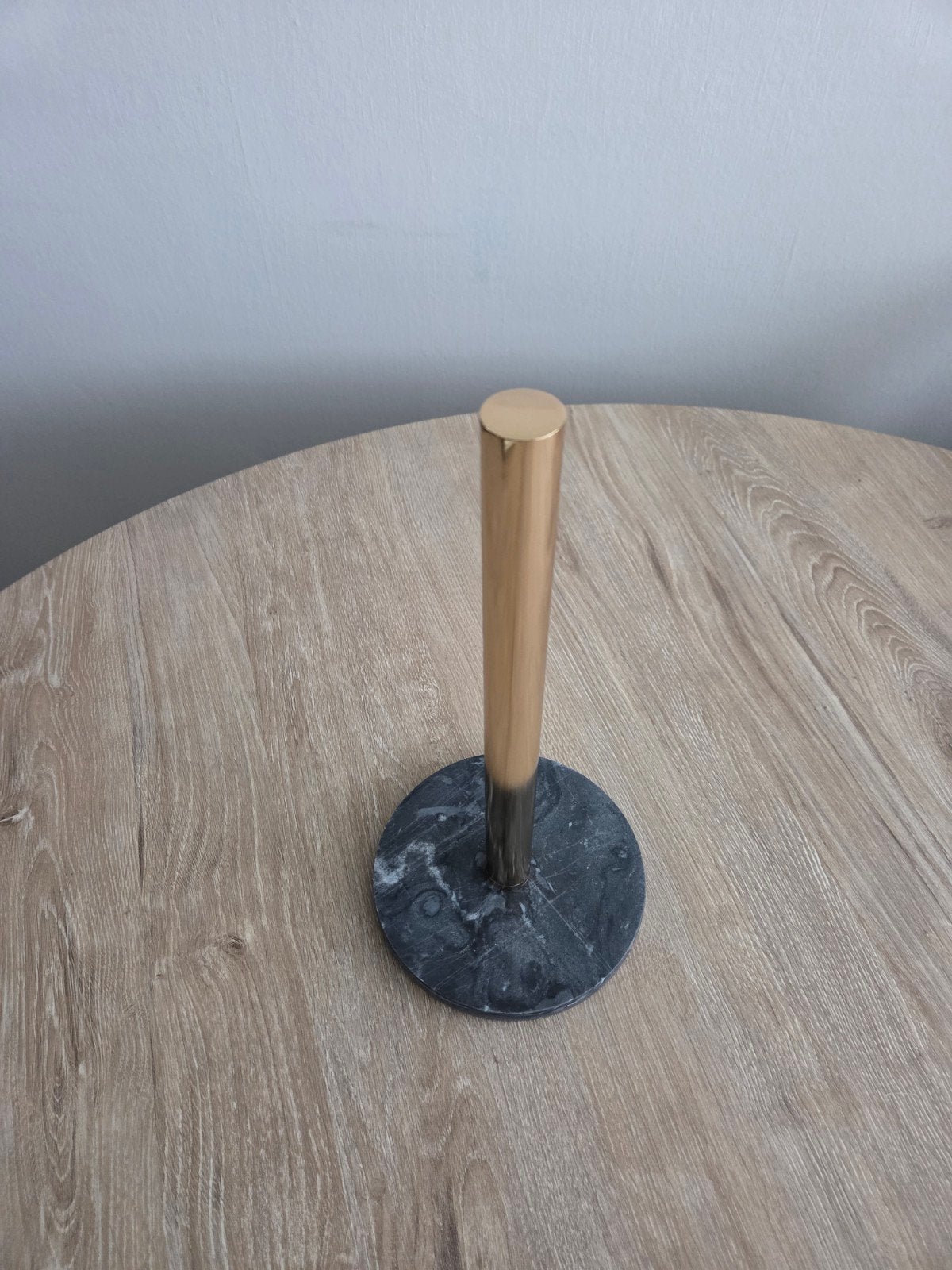 Keukenrolhouder messing met marmeren voet, Ophalen of Verzenden