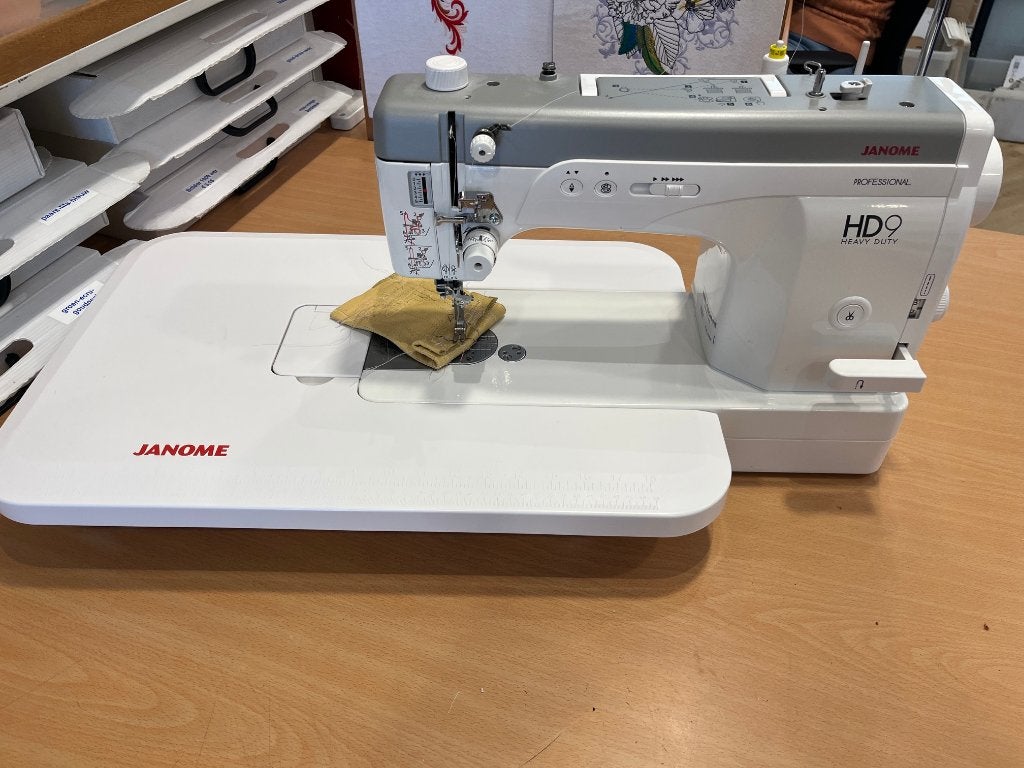 Janome HD9 Heavy Duty machine, Ophalen of Verzenden, Zo goed als nieuw, Naaimachine, Janome