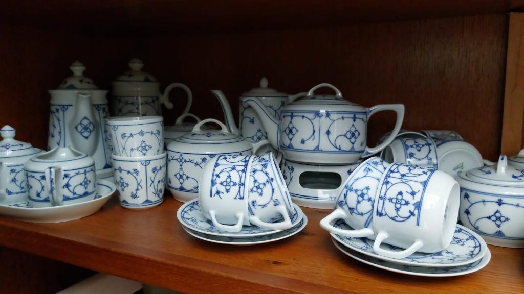 Saksisch blauw servies, Huis en Inrichting, Keuken | Servies, Gebruikt, Compleet servies, Overige stijlen, Porselein, Ophalen