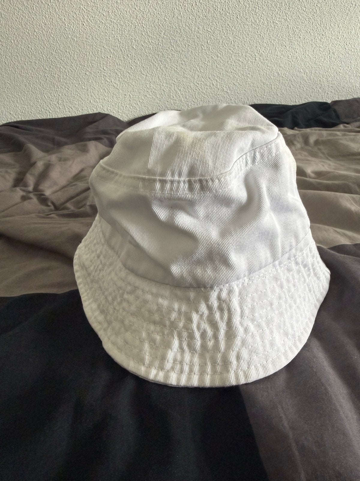 Witte Bucket Hat, Ophalen of Verzenden, Zo goed als nieuw, One size fits all, Hoed
