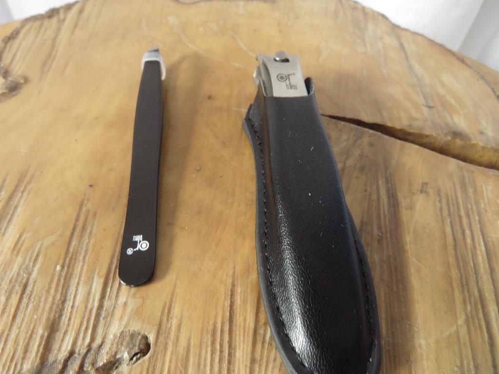 Or bleu set nagelknipper en schuine pincet, Ophalen of Verzenden, Gebruikt, Overige typen