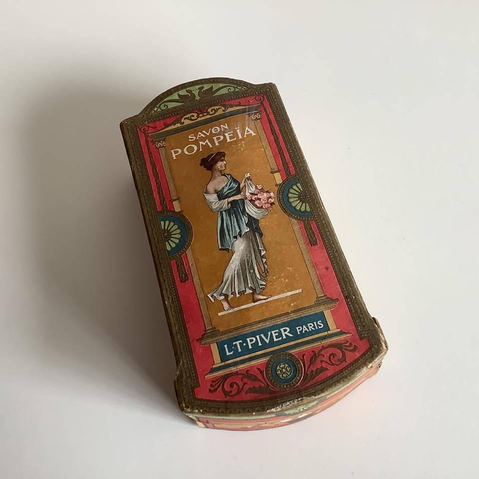 Antieke doos “Savon Pompéia – L.T. Piver Paris”, Verzamelen, Parfumverzamelingen, Ophalen of Verzenden, Gebruikt, Toebehoren