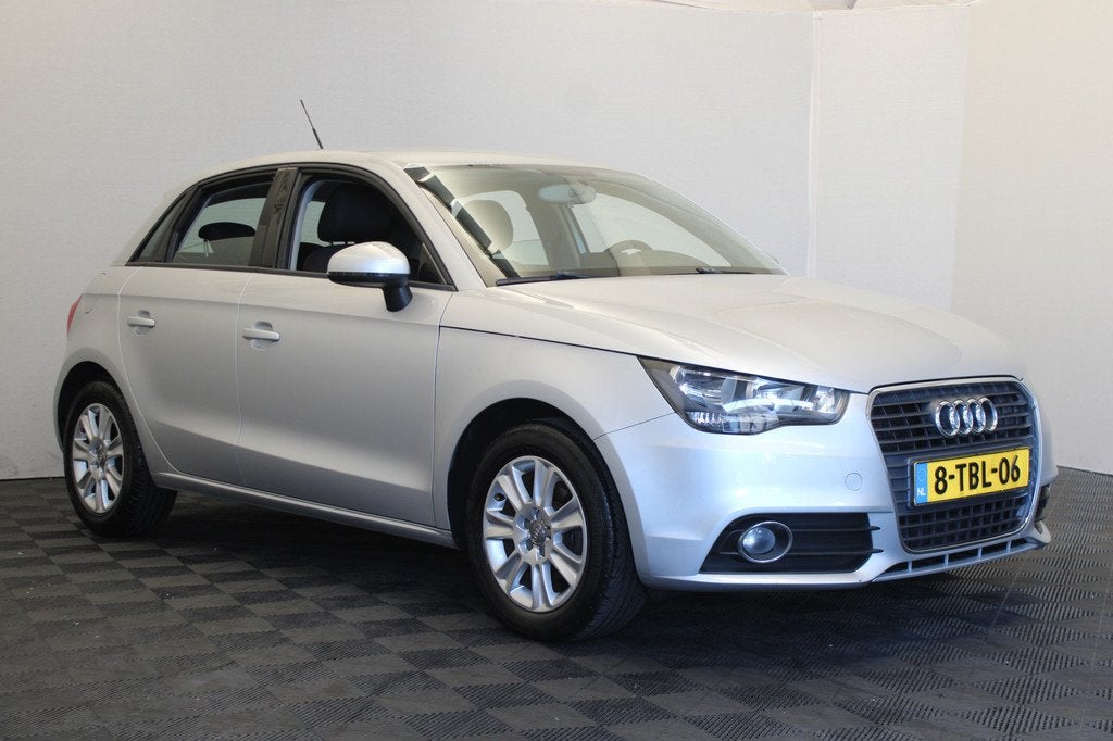 Audi A1 Sportback 1.2 TFSI Attraction Pro Line Business, Auto's, Voorwielaandrijving, Euro 5, Zwart, 4 cilinders
