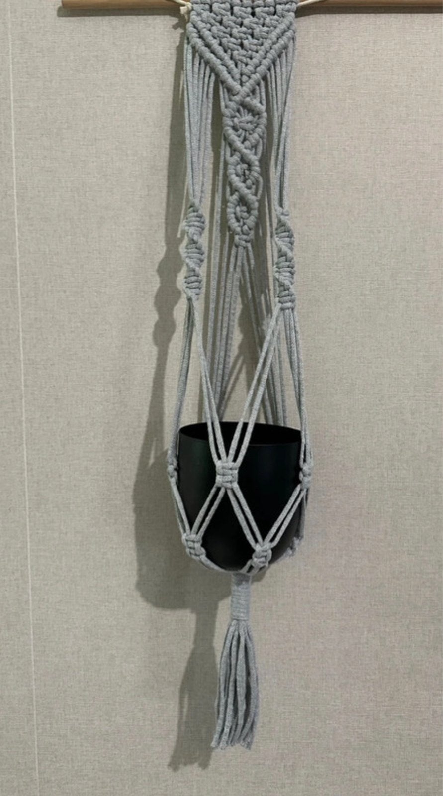 Macramé plantenhanger - Grijs - Handgemaakt, Ophalen of Verzenden, Nieuw, Grijs