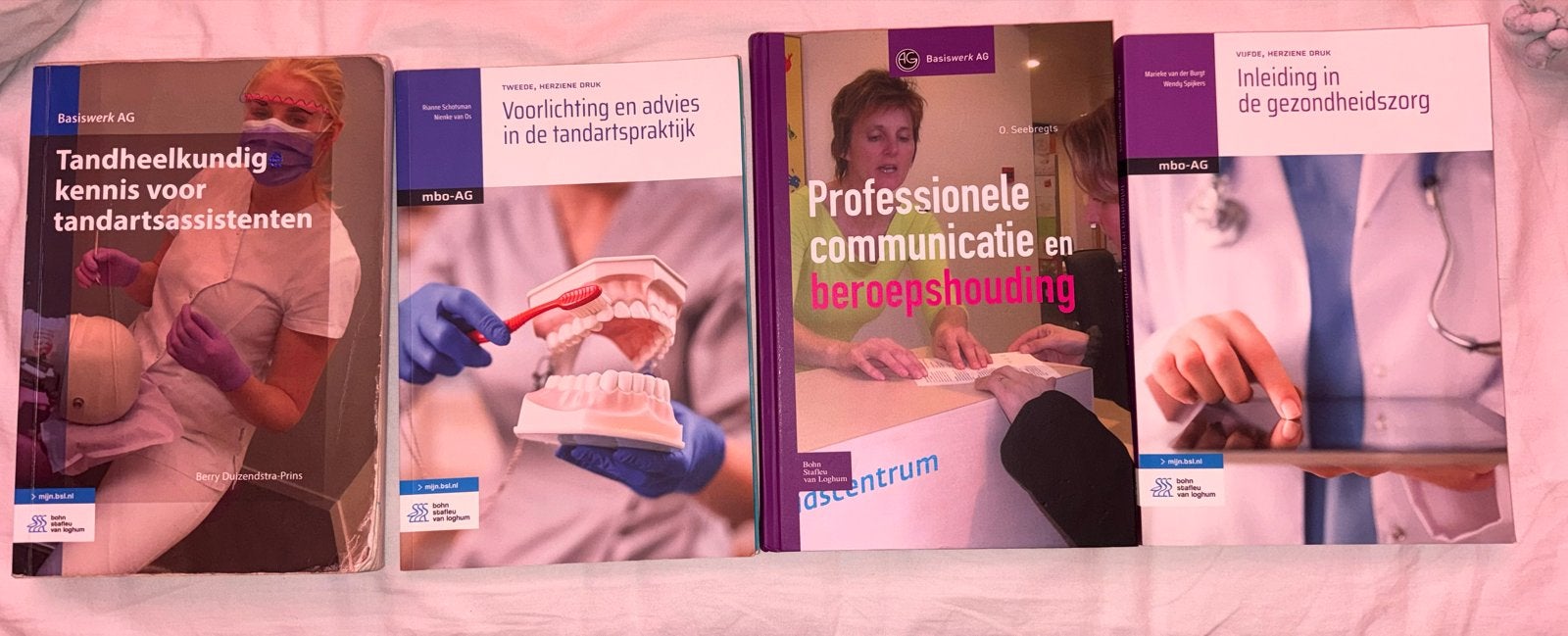 Tandartsassistent boeken (4 stuks), Boeken, Ophalen of Verzenden, Gamma, Gelezen, MBO