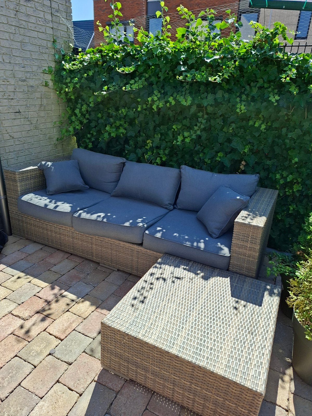 Loungeset met bank, hocker, kussens en hoes, Ophalen, Gebruikt, Bank, 3 zitplaatsen