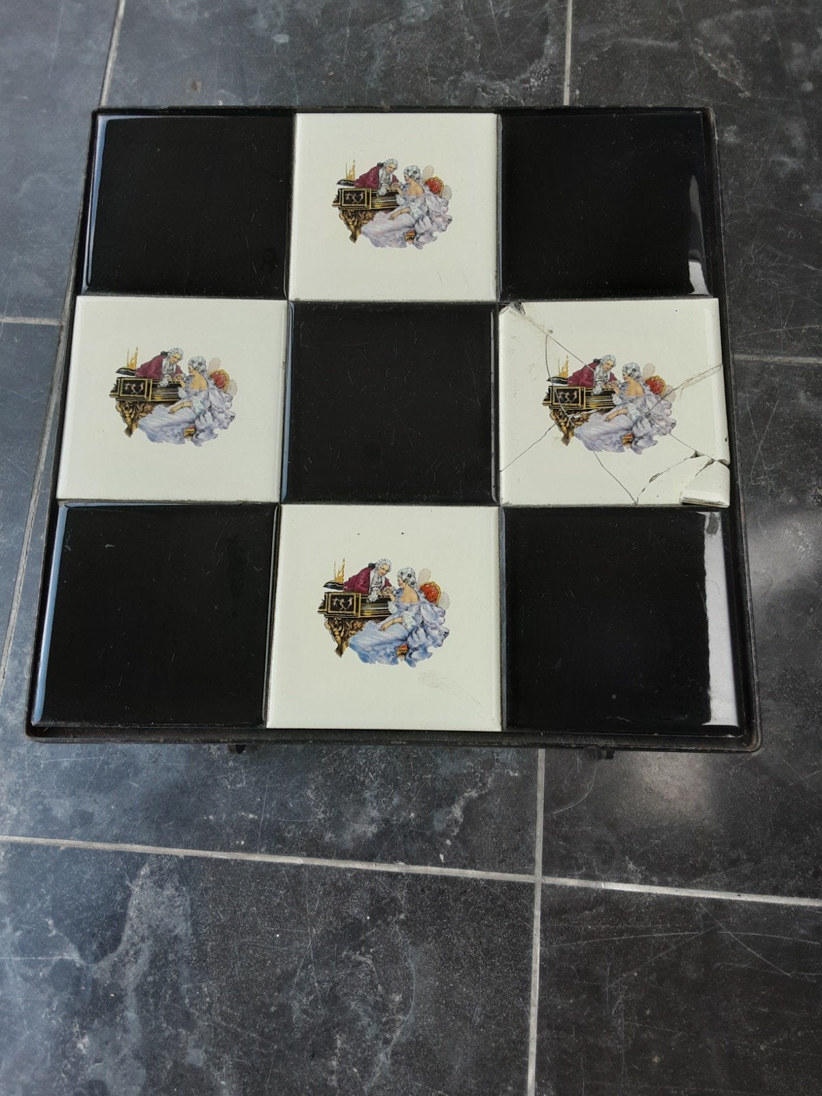 Gietijzer tafeltje met tegels, Ophalen of Verzenden