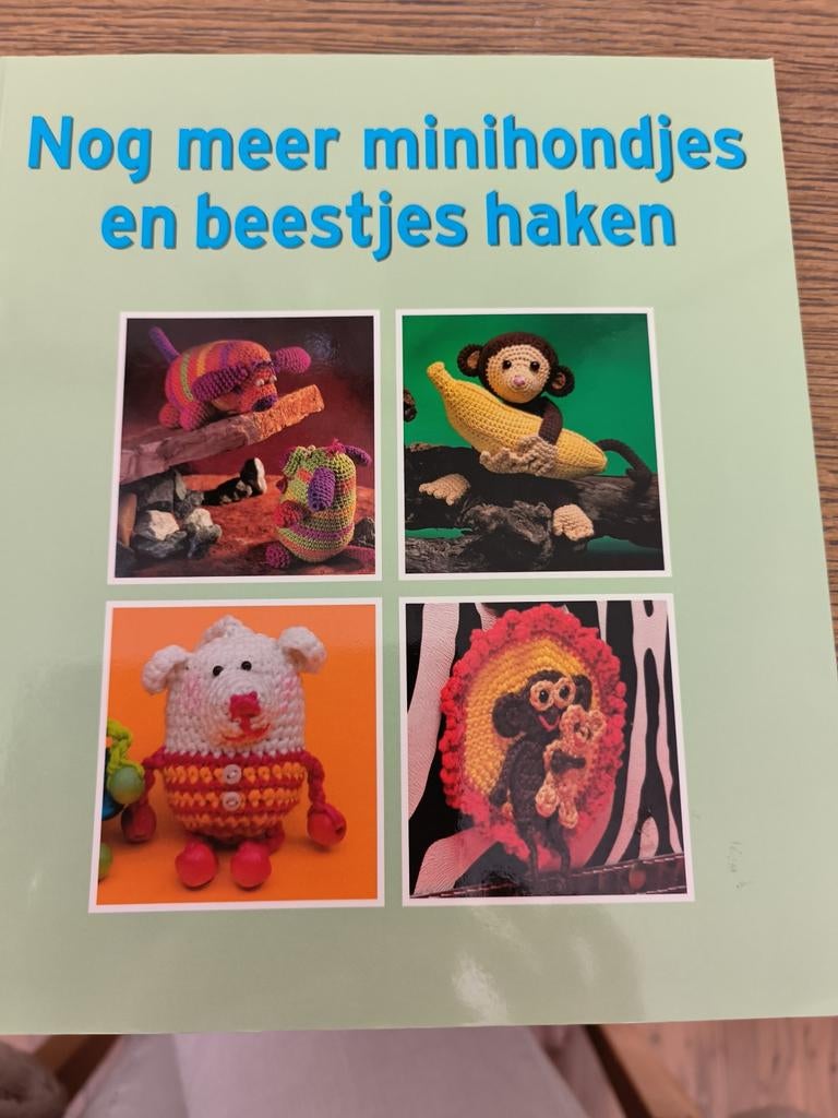 Nog meer minihondjes en beestjes haken - Boek, Ophalen of Verzenden