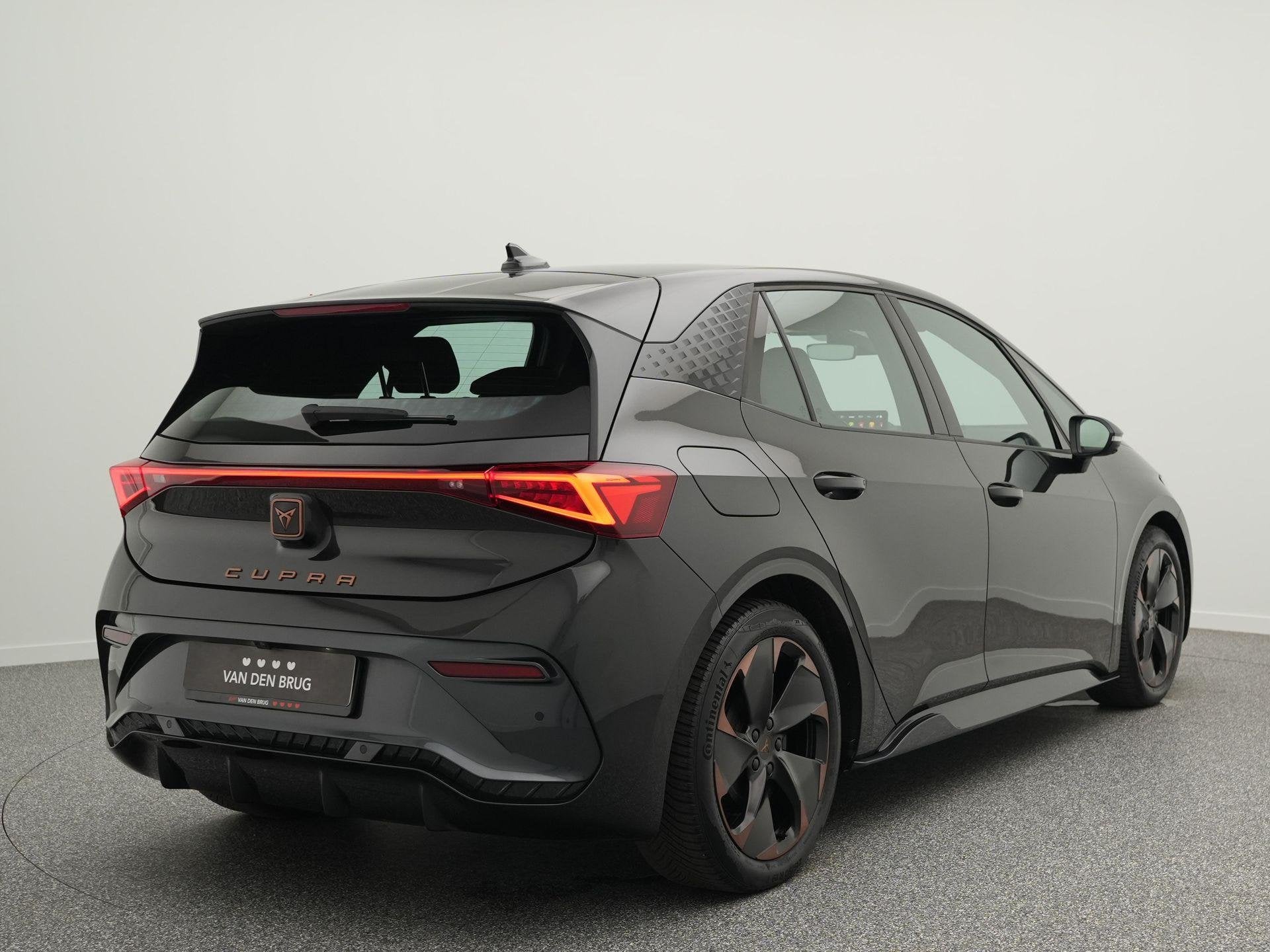 CUPRA Born Business 62 kWh 204pk | SOH 96% | Keyless | LED |, Auto's, Automaat, Gebruikt, Zwart, 375 min