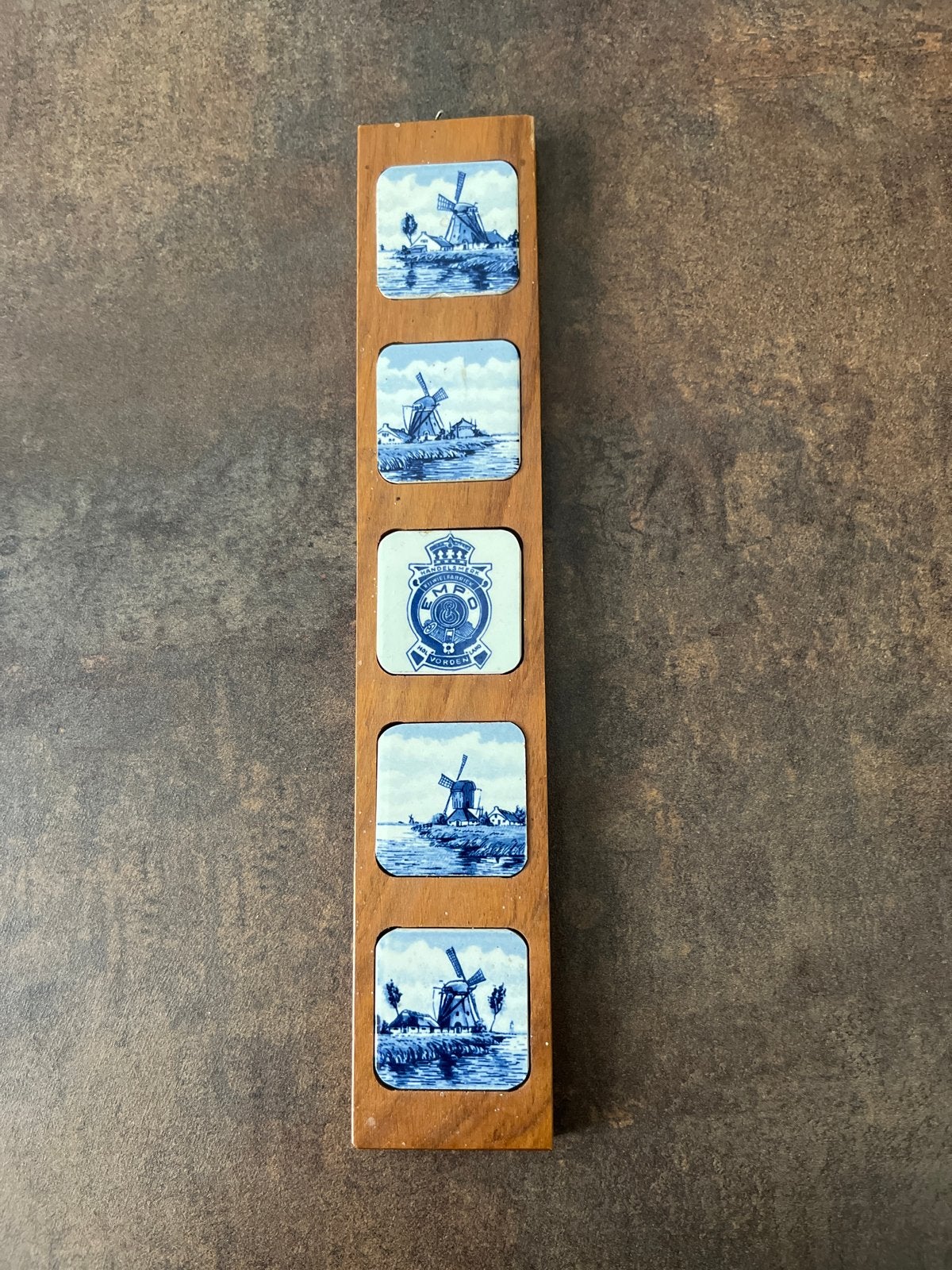 Delfts blauw wanddecoratie met molens en embleem, Ophalen of Verzenden