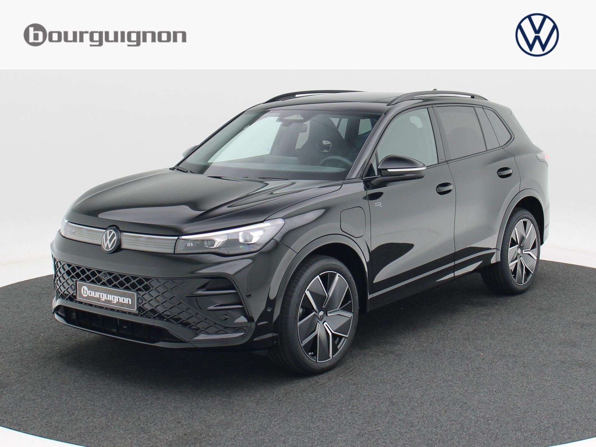Volkswagen Tiguan R-Line Edition 1.5 eHybrid 272 PK | Trekha, Stof, 1498 cc, 4 cilinders, 2000 kg
