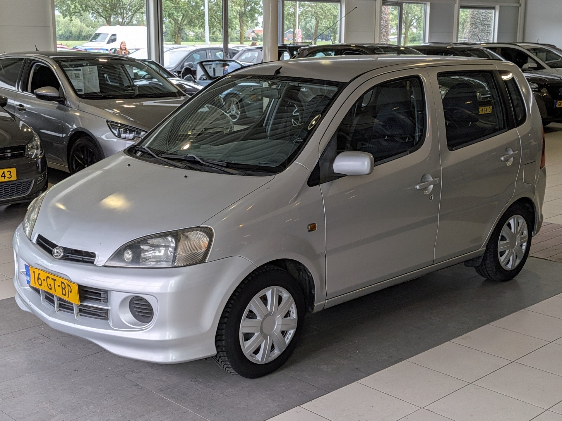 Daihatsu YRV 1.3-16V VTi Trekhaak, Stuurbekrachtiging, foto 2