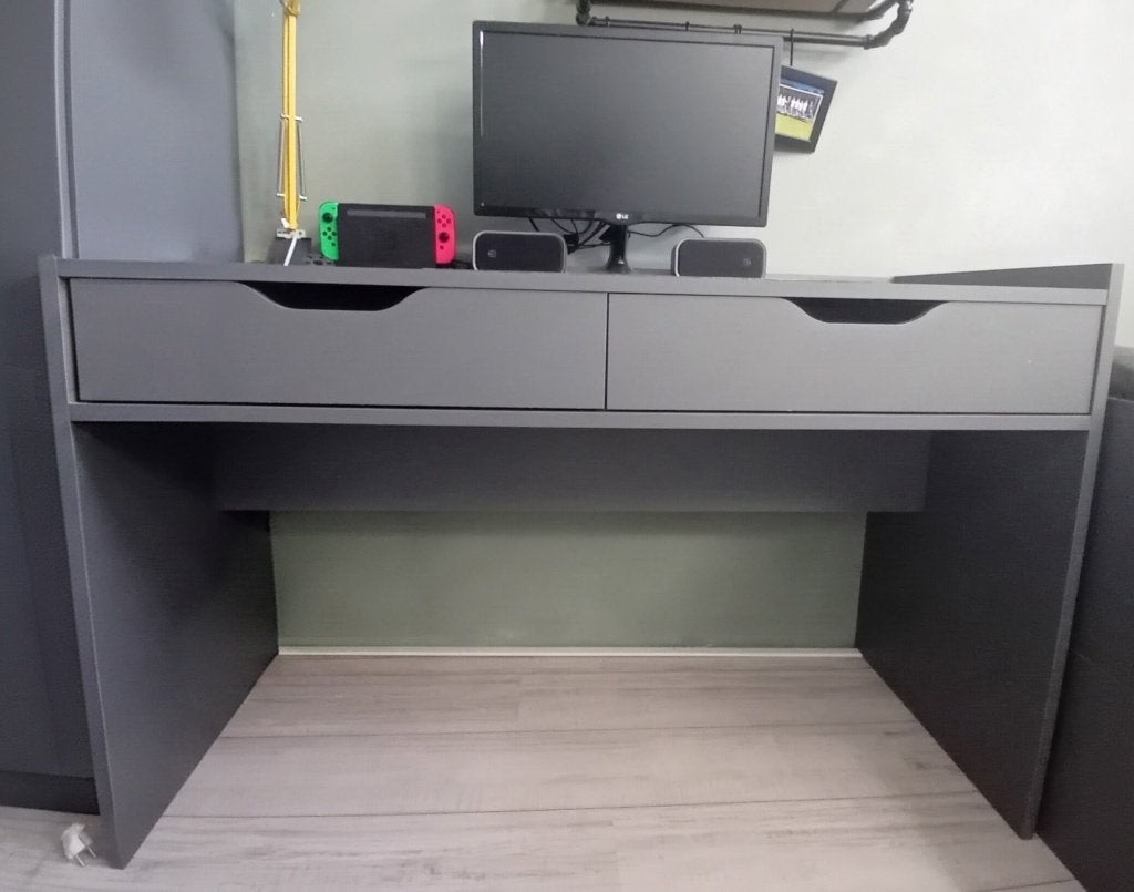 Grijs bureau leen bakker, Ophalen, Gebruikt, Hout, Schoolbureau