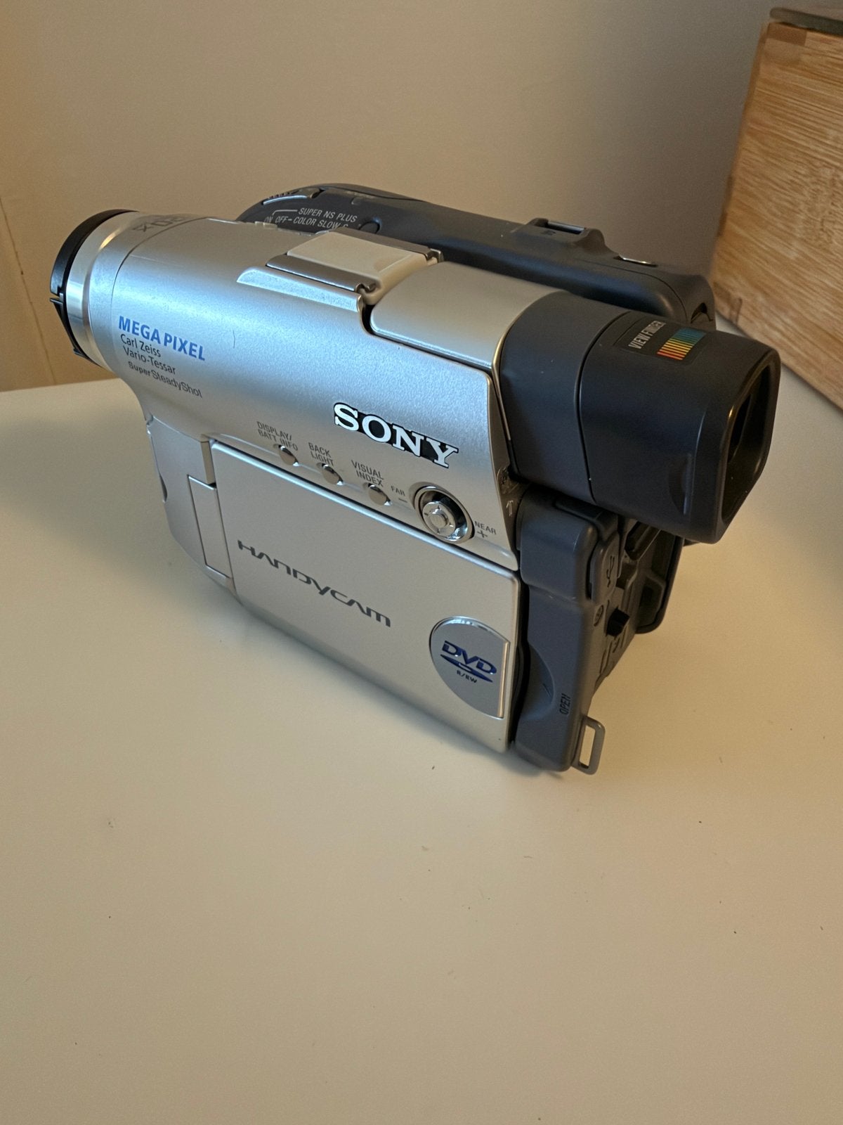 Sony handycam DCR-DVD201E, Audio, Tv en Foto, Ophalen of Verzenden, Zo goed als nieuw, Sony, 20x of meer