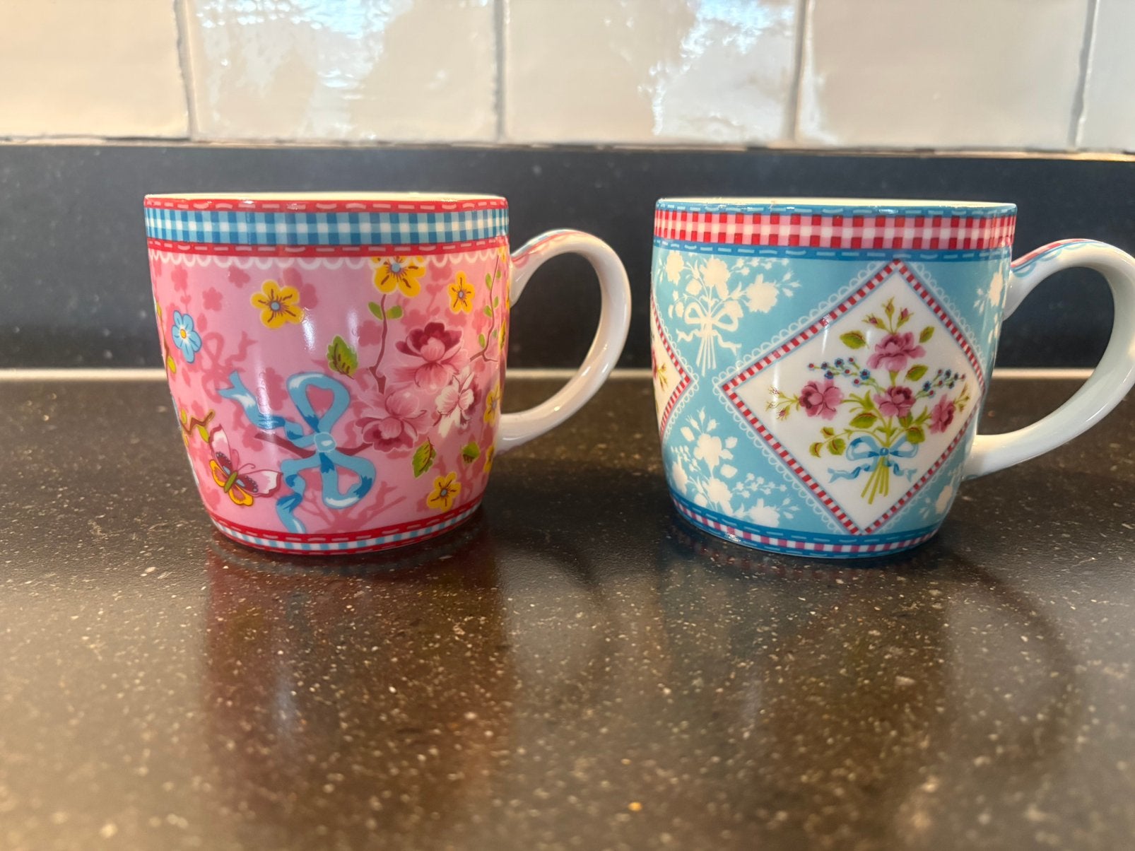 2 kopjes Pip Studio, Ophalen of Verzenden, Zo goed als nieuw, Overige stijlen, Kop(pen) en/of Schotel(s)