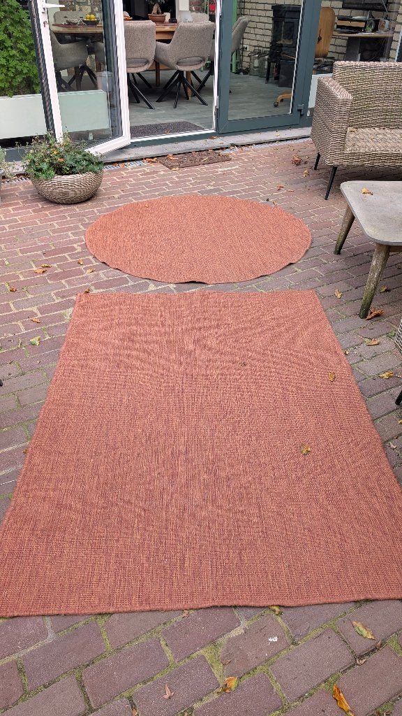 Foto 2 van rood /bruine vloerkleden