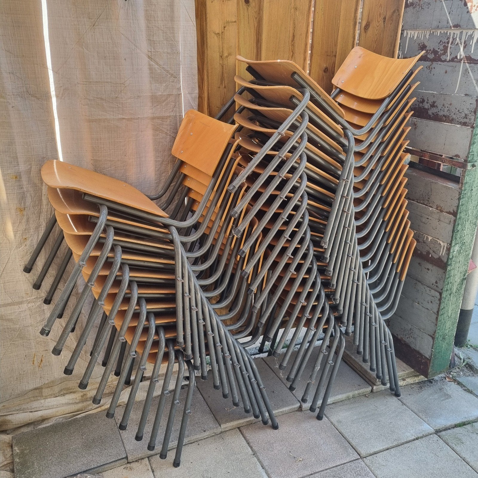 leuke partij van 27 stapelstoelen eettafelstoelen restaurant, Ophalen, Gebruikt, Overige kleuren, Vijf, Zes of meer stoelen