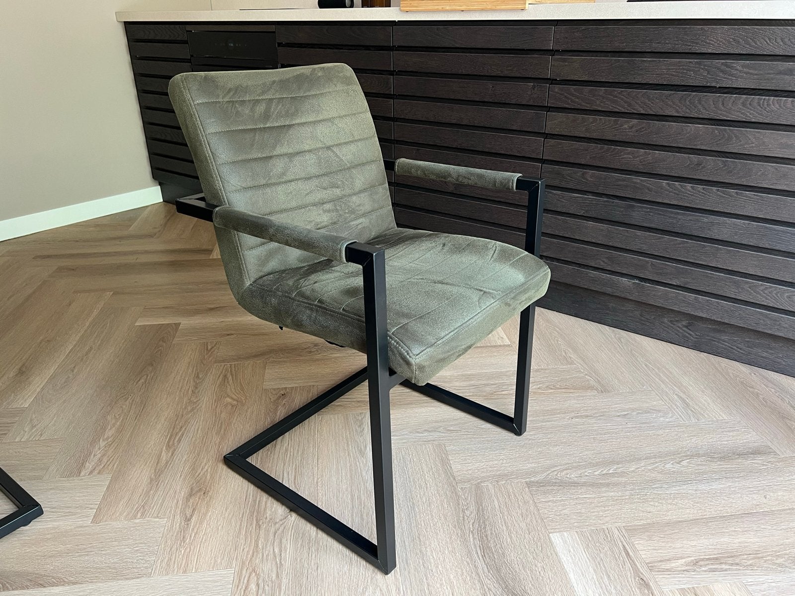 6 eetkamerstoelen loods 5 army green, Huis en Inrichting, Stoelen, Ophalen, Overige kleuren, Zo goed als nieuw, Metaal