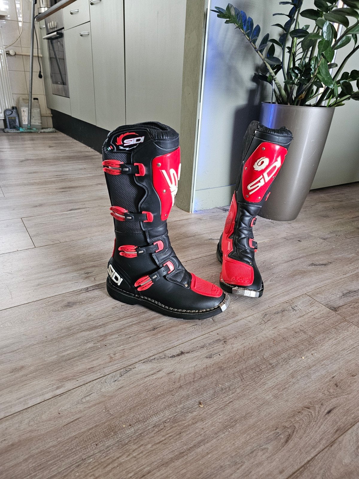 Mooie motorcross laarzen Sidi maat 42 zo goed als nieuw, Ophalen, Heren, Laarzen, Tweedehands