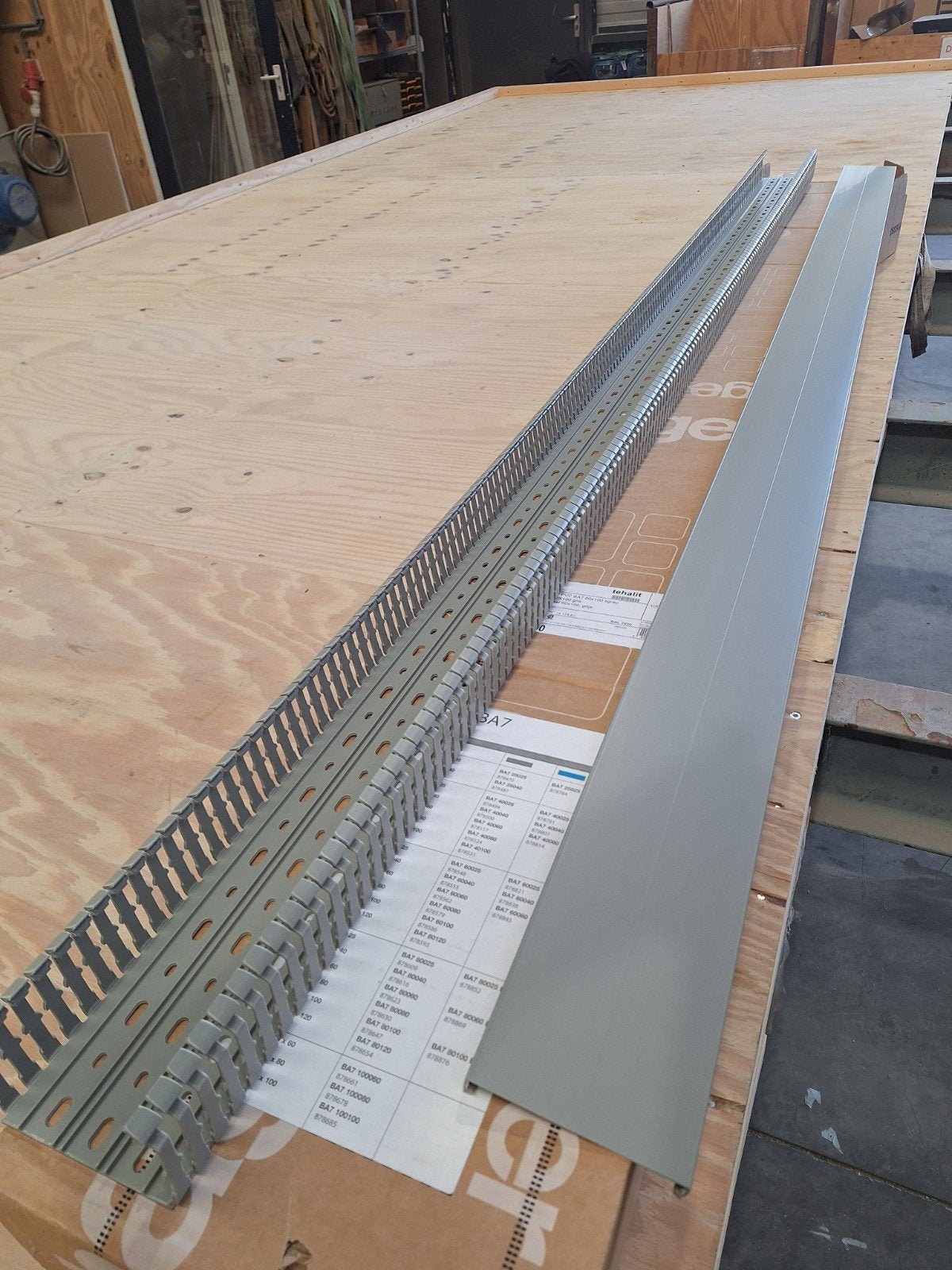 Hager PVC-kabelgoot  grijs 60x100x2000mm, Ophalen, Nieuw, Hager, Overige typen