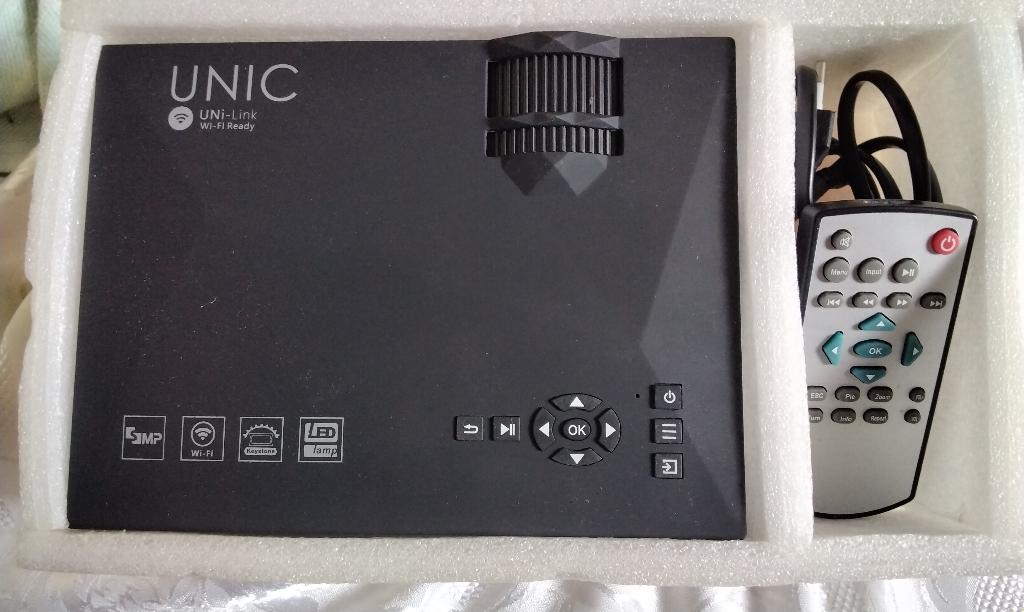 Home Projector Unic UC46 + Draadloze Wifi Full Hd Led Video, Ophalen, LED, Zo goed als nieuw, Overige resoluties