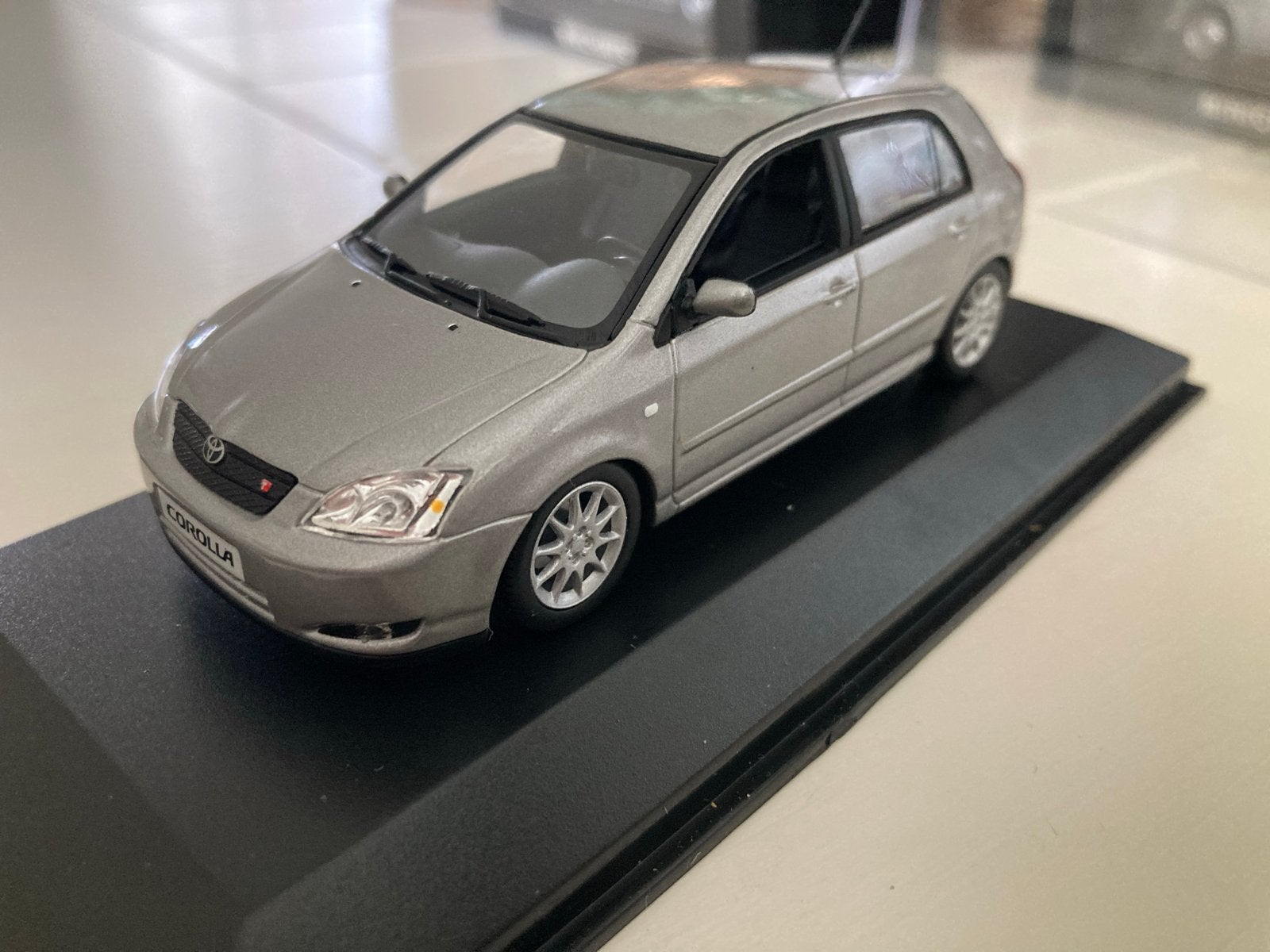 Minichamps Toyota Corolla 5-deurs 1/43 - Nieuw in verpakking, Ophalen of Verzenden, Nieuw, Auto, MiniChamps