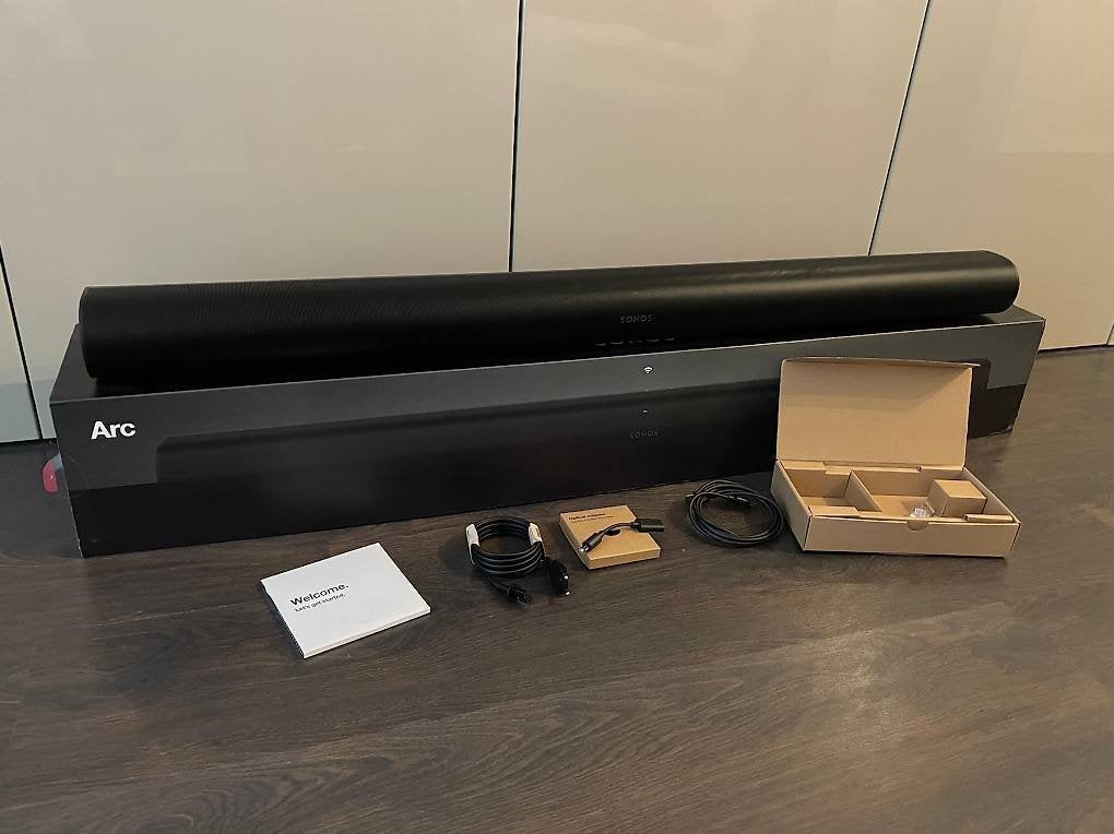 Sonos Arc Dolby Atmos Premium Smart Soundbar NIEUWSTAAT DOOS, Audio, Tv en Foto, Luidsprekers, 150 watt of meer, Inclusief kabels