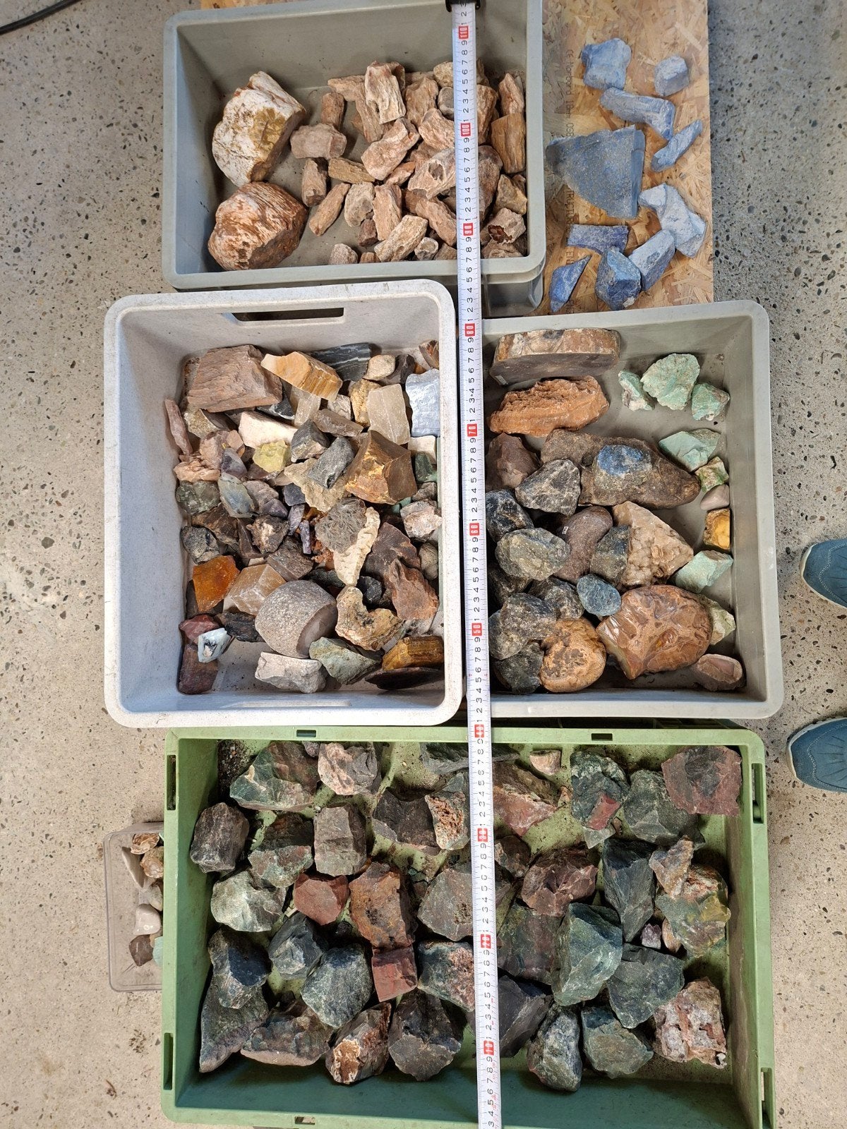 Ruwe edelstenen ca 160 kilo, Ophalen