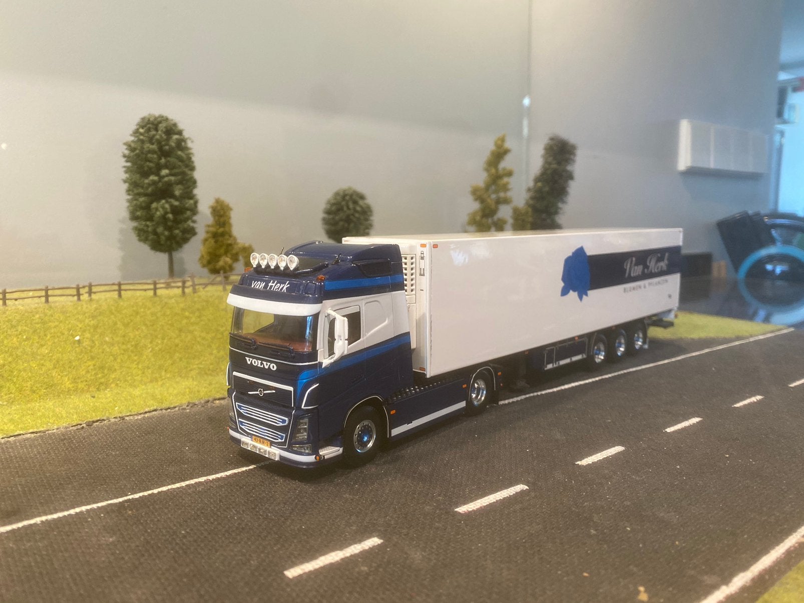 Volvo FH met koeloplegger van Herk, Ophalen of Verzenden, Zo goed als nieuw, Bus of Vrachtwagen, Wsi
