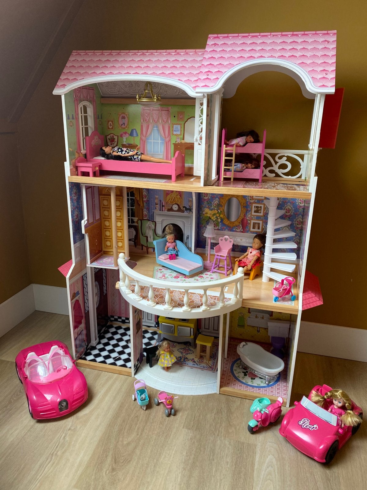 Poppenhuis met poppen en accesoires, Ophalen of Verzenden, Gebruikt, Overige typen