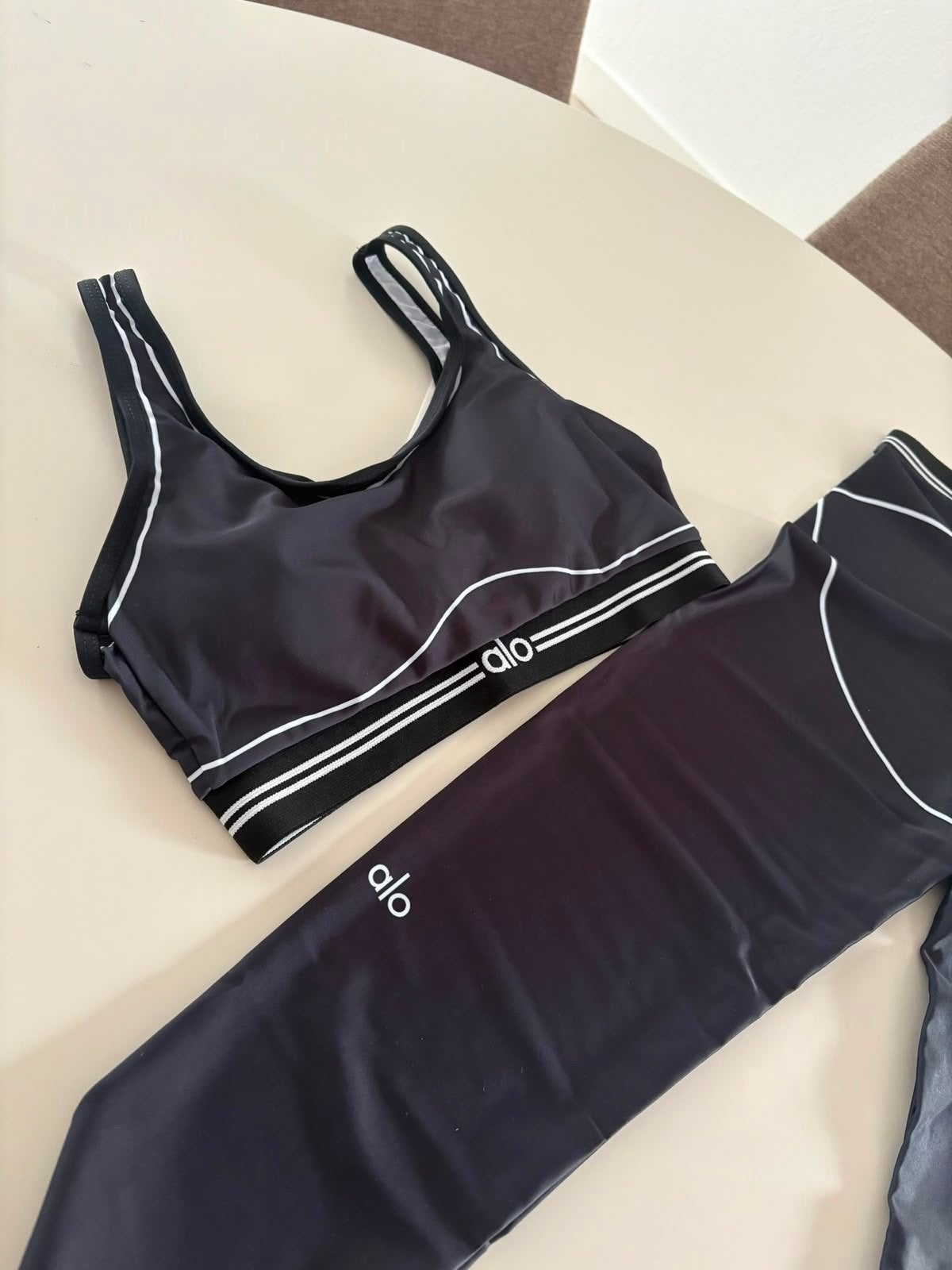 Alo sportset zwart, Maat 38/40 (M), Zwart, Ophalen of Verzenden, Fitness of Aerobics