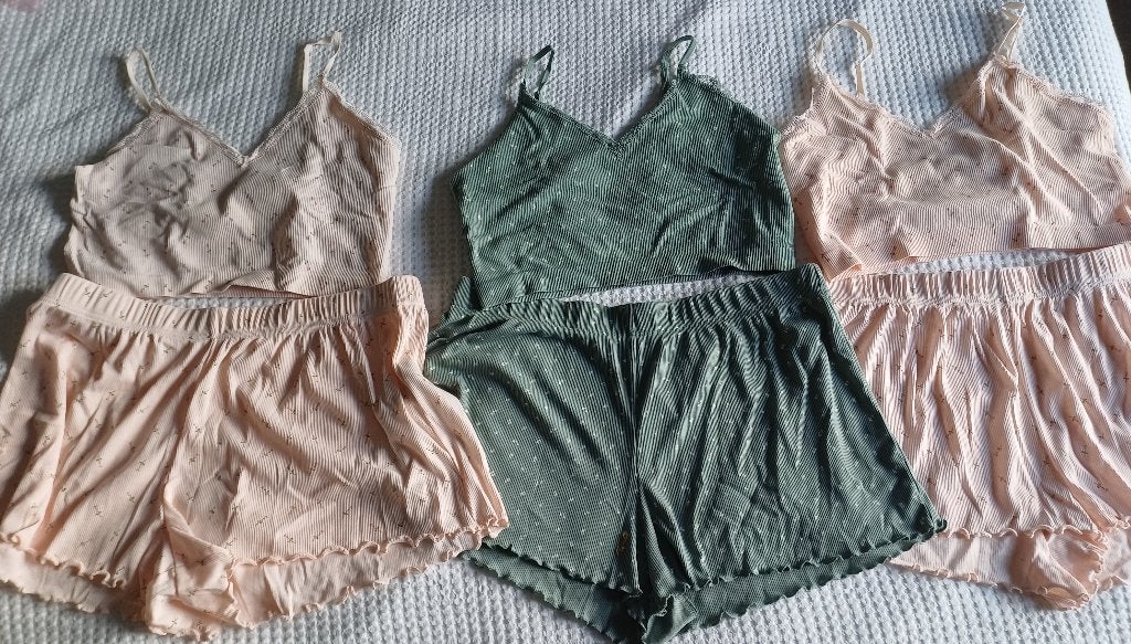 3 pyjama's, maat L, 2 NIEUW, 1 als NIEUW!!! 3 voor €9,-!, Kleding | Dames, Ondergoed en Lingerie, Ophalen of Verzenden, Roze, Nachtkleding