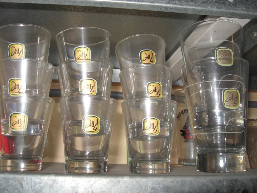 4 Normaal formaat Jillz cider glazen & 9 mini shot glaasjes., Verzamelen, Glas en Borrelglaasjes, Ophalen of Verzenden, Zo goed als nieuw