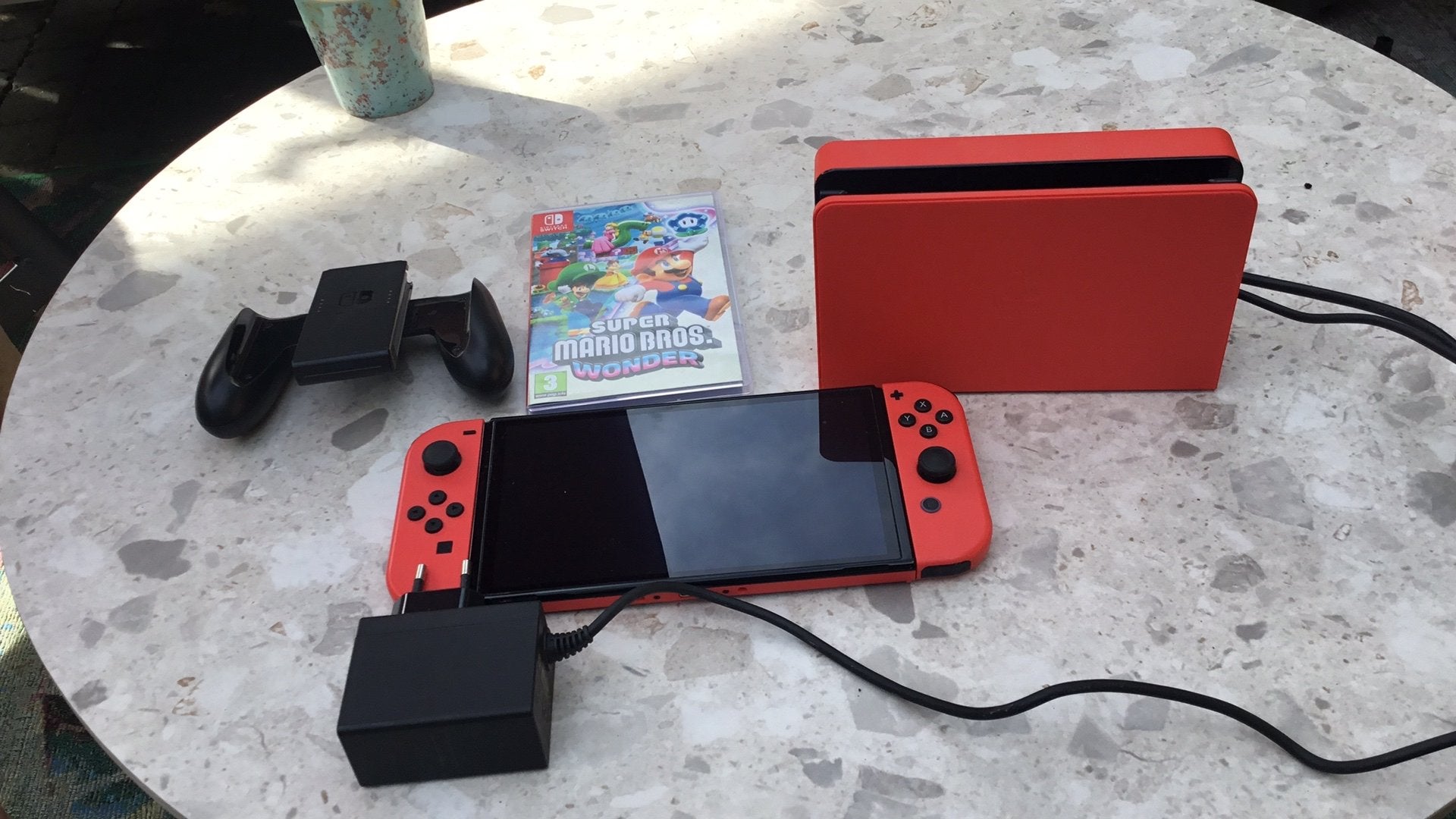 Spelcomputer, Met games, Met 2 controllers, Ophalen of Verzenden, Zo goed als nieuw